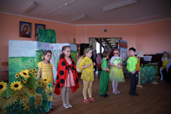 Детский пасхальный спектакль.Увеличить изображение. Размер файла: 171,46 Kb [800X536]