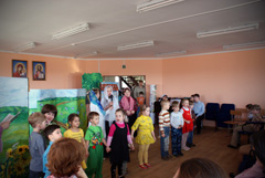 Детский пасхальный спектакль.Увеличить изображение. Размер файла: 157,72 Kb [800X536]