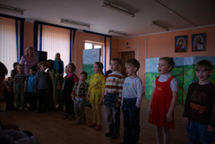 Детский пасхальный спектакль.Увеличить изображение. Размер файла: 135,77 Kb [800X536]