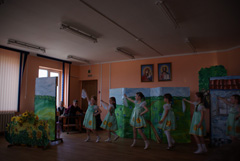 Детский пасхальный спектакль.Увеличить изображение. Размер файла: 119,66 Kb [800X536]