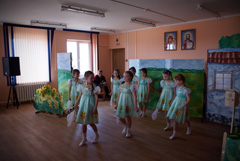 Детский пасхальный спектакль.Увеличить изображение. Размер файла: 152,78 Kb [800X536]