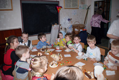 Детский пасхальный спектакль.Увеличить изображение. Размер файла: 212 Kb [800X536]