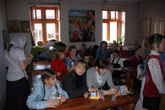 Детский пасхальный спектакль.Увеличить изображение. Размер файла: 199,14 Kb [800X536]