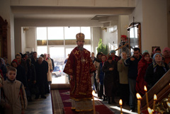 Архиерейское богослужение в храме Серафима Саровского. Увеличить изображение. Размер файла: 228161,1 Kb [800X536]