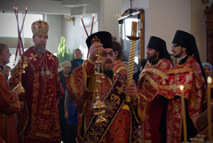 Архиерейское богослужение в храме Серафима Саровского. Увеличить изображение. Размер файла: 228207,25 Kb [800X536]