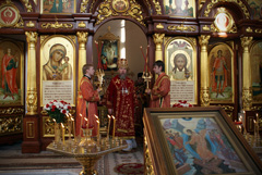 Архиерейское богослужение в храме Серафима Саровского. Увеличить изображение. Размер файла: 228289,46 Kb [800X536]