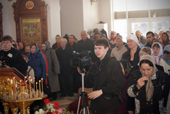 Архиерейское богослужение в храме Серафима Саровского. Увеличить изображение. Размер файла: 228182,01 Kb [800X536]