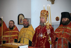 Архиерейское богослужение в храме Серафима Саровского. Увеличить изображение. Размер файла: 228208,54 Kb [800X536]