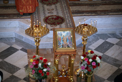 Архиерейское богослужение в храме Серафима Саровского. Увеличить изображение. Размер файла: 228228,07 Kb [800X536]