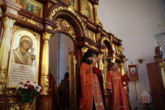 Архиерейское богослужение в храме Серафима Саровского. Увеличить изображение. Размер файла: 228251,08 Kb [800X536]