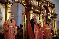 Архиерейское богослужение в храме Серафима Саровского. Увеличить изображение. Размер файла: 228266,18 Kb [800X536]