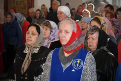 Архиерейское богослужение в храме Серафима Саровского. Увеличить изображение. Размер файла: 228186,46 Kb [800X536]