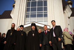 Архиерейское богослужение в храме Серафима Саровского. Увеличить изображение. Размер файла: 228156,53 Kb [800X536]