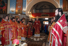 Архиерейское служение в Свято-Вознесенском храме. Увеличить изображение. Размер файла: 279,99 Kb [800X536]