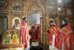 Архиерейское служение в Свято-Вознесенском храме. Увеличить изображение. Размер файла: 320,36 Kb [800X536]