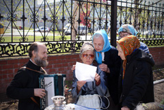 Концерт по случаю празднования Дня Победы. Увеличить изображение. Размер файла: 275,1 Kb [800X536]