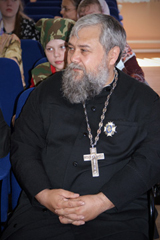 Концерт по случаю празднования Дня Победы. Увеличить изображение. Размер файла: 304,49 Kb [800X1195]