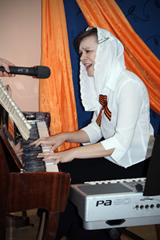 Концерт по случаю празднования Дня Победы. Увеличить изображение. Размер файла: 316,05 Kb [800X1195]