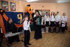 Концерт по случаю празднования Дня Победы. Увеличить изображение. Размер файла: 182,94 Kb [800X536]