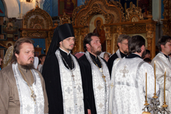 Престольные торжества Архиерейского подворья. Увеличить изображение. Размер файла: 224,3 Kb [800X536]