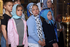 Престольные торжества Архиерейского подворья. Увеличить изображение. Размер файла: 201,38 Kb [800X536]