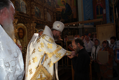 Престольные торжества Архиерейского подворья. Увеличить изображение. Размер файла: 187,23 Kb [800X536]