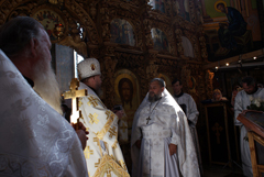 Престольные торжества Архиерейского подворья. Увеличить изображение. Размер файла: 180,59 Kb [800X536]