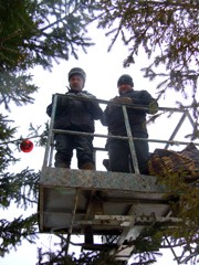 Украшение Рождественской елки. Увеличить изображение. Размер файла: 327,08 Kb [600X800]