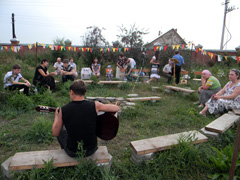 Песни у костра. Увеличить изображение. Размер файла: 553,24 Kb [800X600]