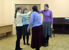 Репетиция театральной студии "12". Увеличить изображение. Размер файла:334,64 Kb [800X573]