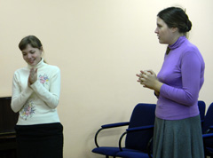 Репетиция театральной студии "12". Увеличить изображение. Размер файла:326,39 Kb [800X593]