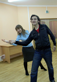 Репетиция театральной студии "12". Увеличить изображение. Размер файла:639,49 Kb [800X1135]