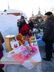 Рождественская ярмарка и крестный ход. Увеличить изображение. Размер файла: 129,33 Kb [600X800]