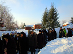 Рождественская ярмарка и крестный ход. Увеличить изображение. Размер файла: 175,74 Kb [800X600]