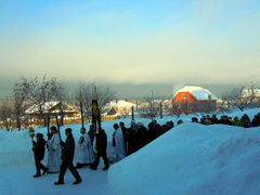 Рождественская ярмарка и крестный ход. Увеличить изображение. Размер файла: 154,42 Kb [800X600]