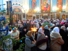Рождественская ярмарка и крестный ход. Увеличить изображение. Размер файла: 200,8 Kb [800X600]