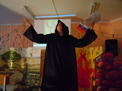 Спектакль театральной студии в Боровецком храме. Увеличить изображение. Размер файла: 160,66 Kb [800X600]