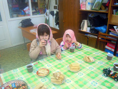 Масленица в детской воскресной школе. Увеличить изображение. Размер файла: 187,39 Kb [800X600]