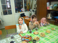 Масленица в детской воскресной школе. Увеличить изображение. Размер файла: 187,87 Kb [800X600]