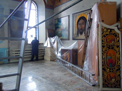 Установка нового иконостаса. Увеличить изображение. Размер файла: 174,49 Kb [800X600]