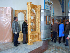 Установка нового иконостаса. Увеличить изображение. Размер файла: 183,39 Kb [800X600]