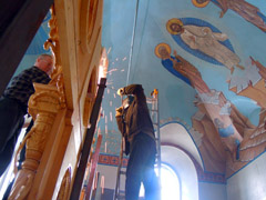 Установка нового иконостаса. Увеличить изображение. Размер файла: 162,47 Kb [800X600]