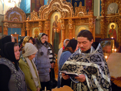 Богослужение Страстям Христовым. Увеличить изображение. Размер файла: 528,64 Kb [800X600]