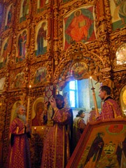 Чин выноса креста в Боровецком храме. Увеличить изображение. Размер файла: 213,45 Kb [600X800]