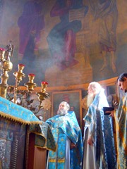 Празднование Благовещения Пресвятой Богородицы в архиерейском подворье. Увеличить изображение. Размер файла: 156,94 Kb [600X800]