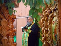 Богослужение в праздник Пятидесятницы. Увеличить изображение. Размер айла: 230,56 Kb [800X600]