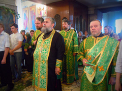 Богослужение в праздник Пятидесятницы. Увеличить изображение. Размер айла: 249,87 Kb [800X600]