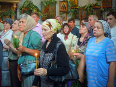 Богослужение в праздник Пятидесятницы. Увеличить изображение. Размер айла: 270,48 Kb [800X600]