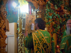 Богослужение в праздник Пятидесятницы. Увеличить изображение. Размер айла: 262,34 Kb [800X600]