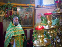 Богослужение в праздник Пятидесятницы. Увеличить изображение. Размер айла: 274,21 Kb [800X600]